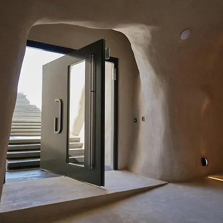 Отель Divine Boutique Cave Experience 3*