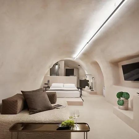 Divine Boutique Cave Experience Imerovigli (Santorini)