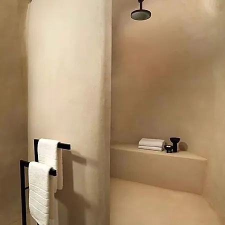 Divine Boutique Cave Experience Imerovigli (Santorini)