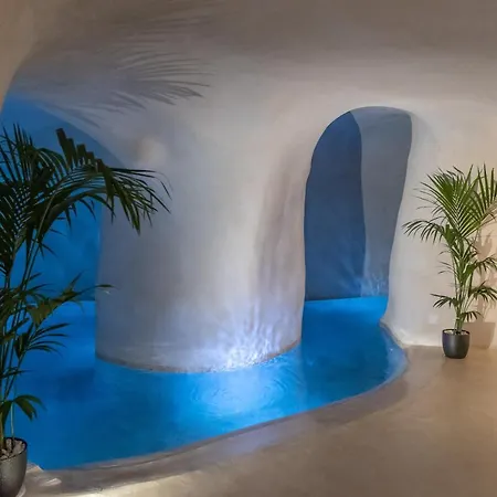 Hotel Divine Cave Experience 3*