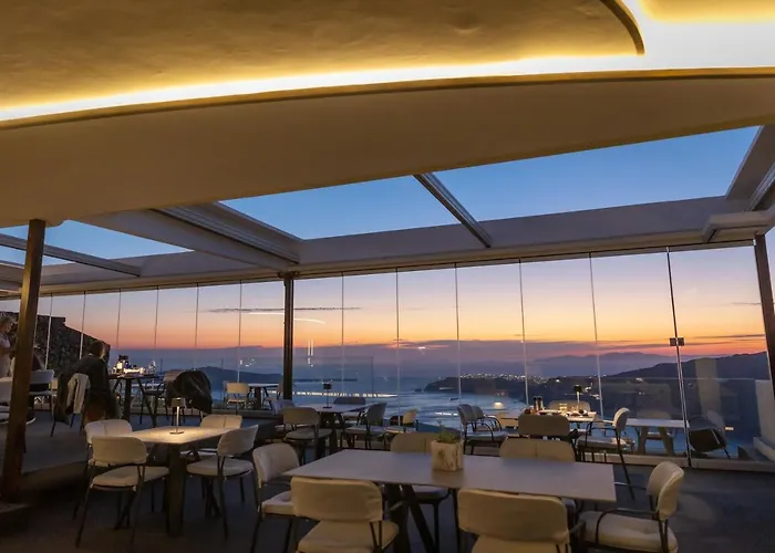 Divine Boutique Cave Experience Hotel Imerovigli (Santorini)